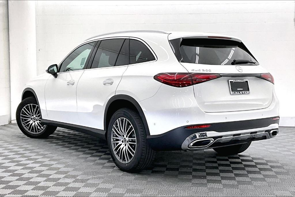 new 2025 Mercedes-Benz GLC 300 car, priced at $52,605