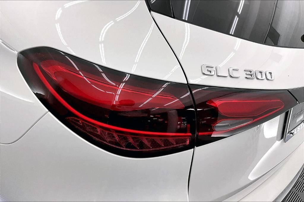 new 2025 Mercedes-Benz GLC 300 car, priced at $52,605