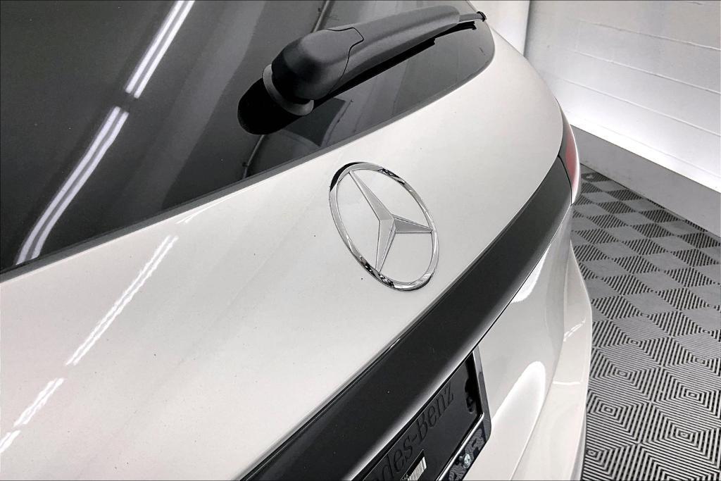 new 2025 Mercedes-Benz GLC 300 car, priced at $52,605