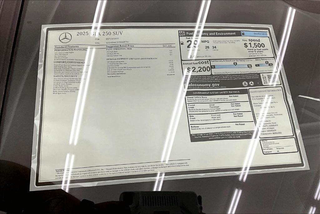 new 2025 Mercedes-Benz GLA 250 car, priced at $45,845