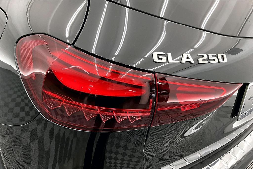 new 2025 Mercedes-Benz GLA 250 car, priced at $44,345