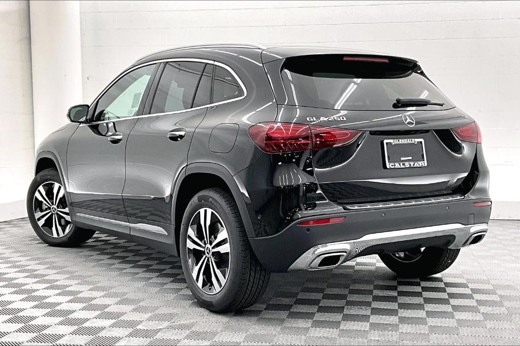 new 2025 Mercedes-Benz GLA 250 car, priced at $44,345