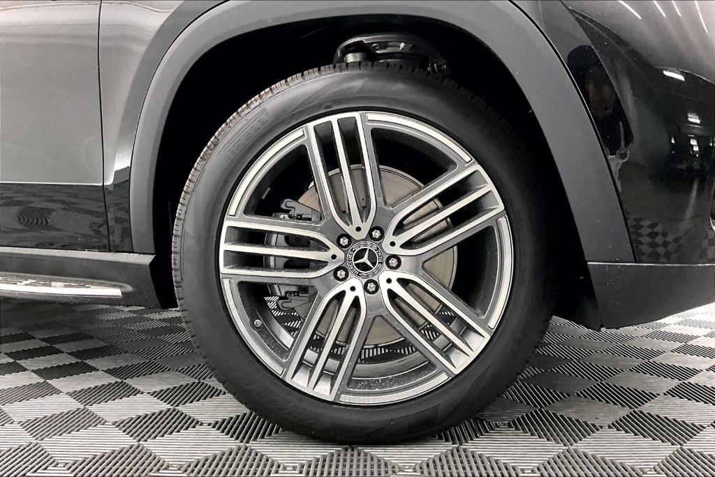 new 2026 Mercedes-Benz GLS 450 car, priced at $93,080