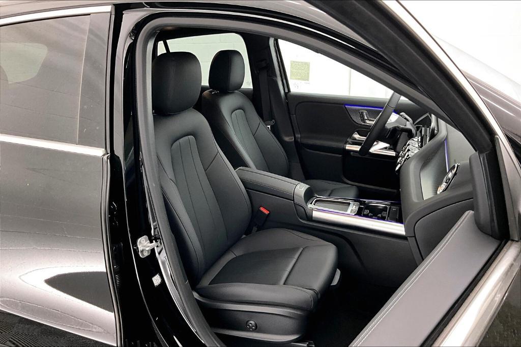 new 2025 Mercedes-Benz GLA 250 car, priced at $46,195