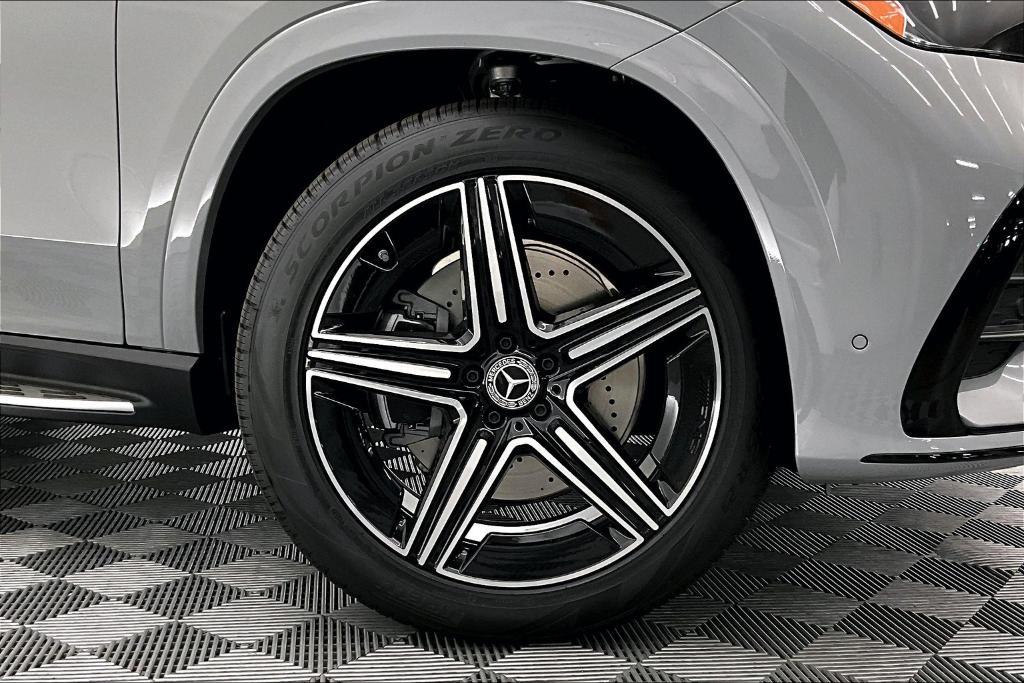 new 2026 Mercedes-Benz GLE 450 car, priced at $81,365
