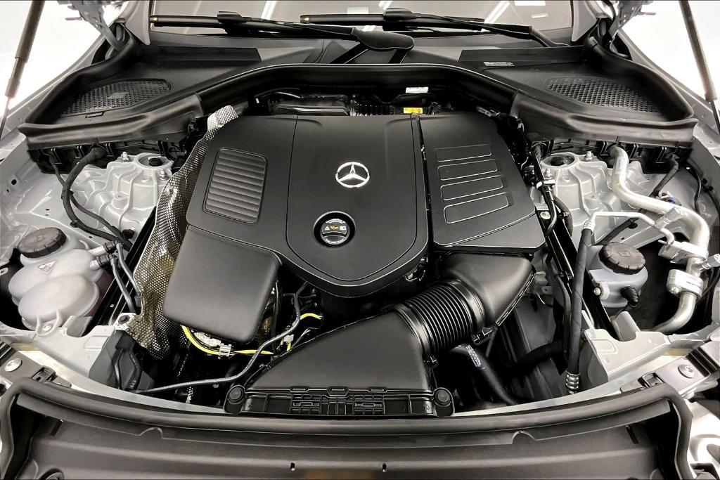 new 2025 Mercedes-Benz GLC 300 car, priced at $57,185