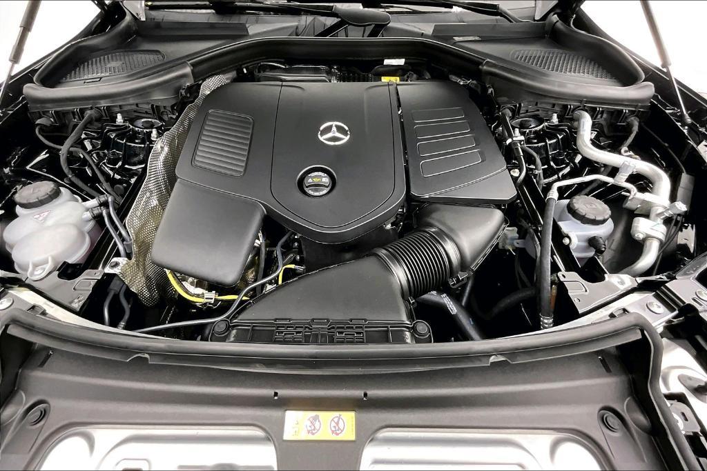 new 2025 Mercedes-Benz GLC 300 car, priced at $51,105