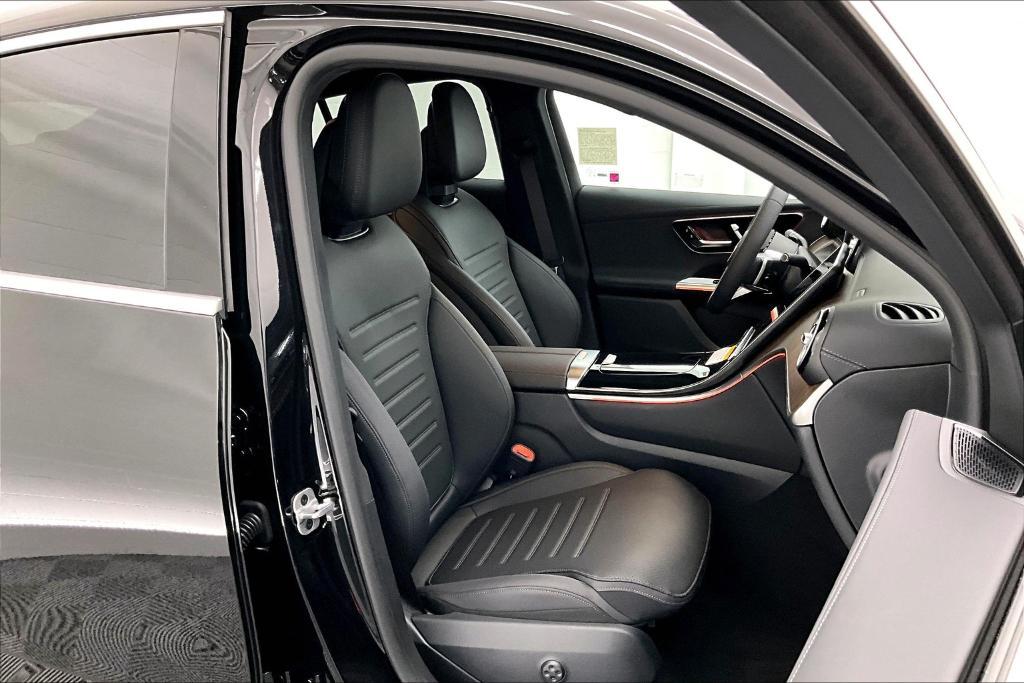new 2025 Mercedes-Benz GLC 300 car, priced at $64,555