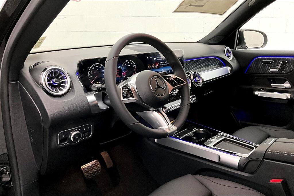 new 2025 Mercedes-Benz GLB 250 car, priced at $47,145