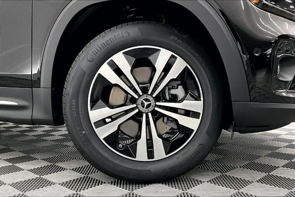 new 2025 Mercedes-Benz GLB 250 car, priced at $47,145