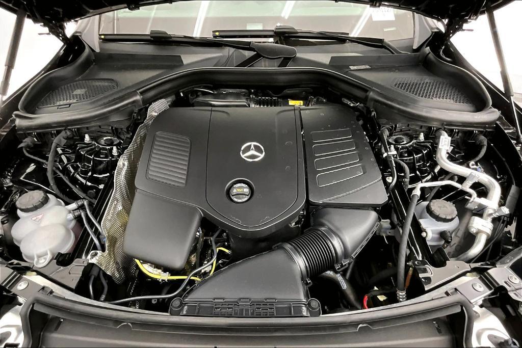 new 2025 Mercedes-Benz GLC 300 car, priced at $50,435