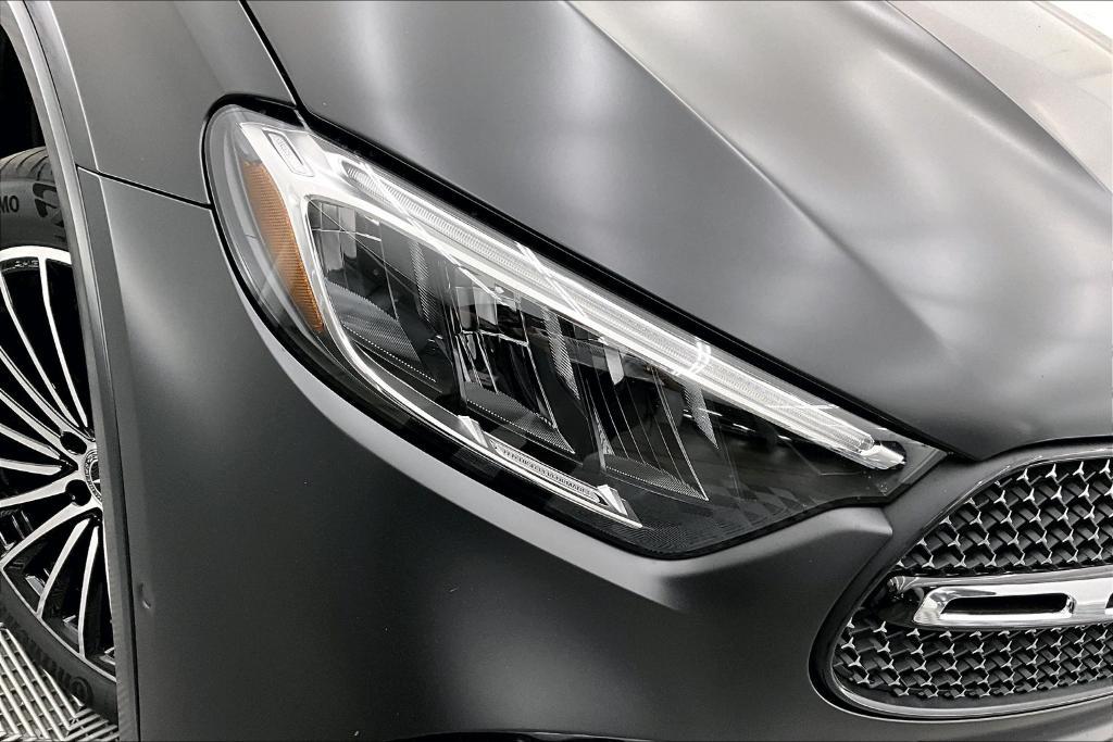new 2025 Mercedes-Benz GLC 300 car, priced at $69,325