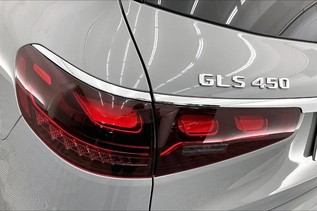 new 2025 Mercedes-Benz GLS 450 car, priced at $100,565