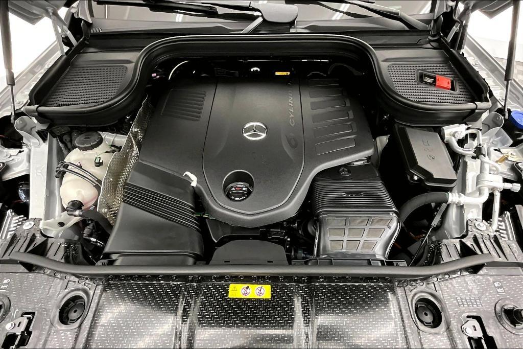 new 2025 Mercedes-Benz GLS 450 car, priced at $100,565