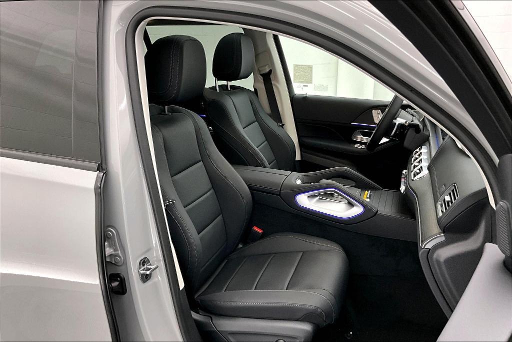 new 2025 Mercedes-Benz GLS 450 car, priced at $100,565