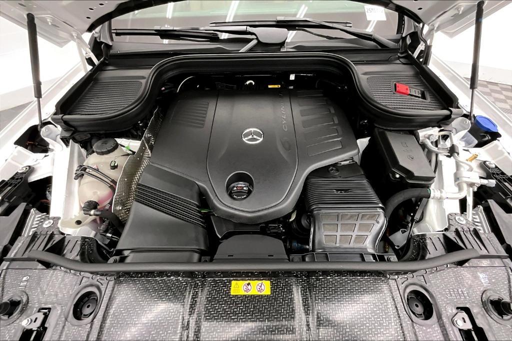 new 2025 Mercedes-Benz GLS 450 car, priced at $102,275