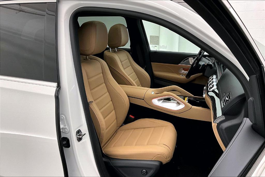 new 2025 Mercedes-Benz GLS 450 car, priced at $102,275