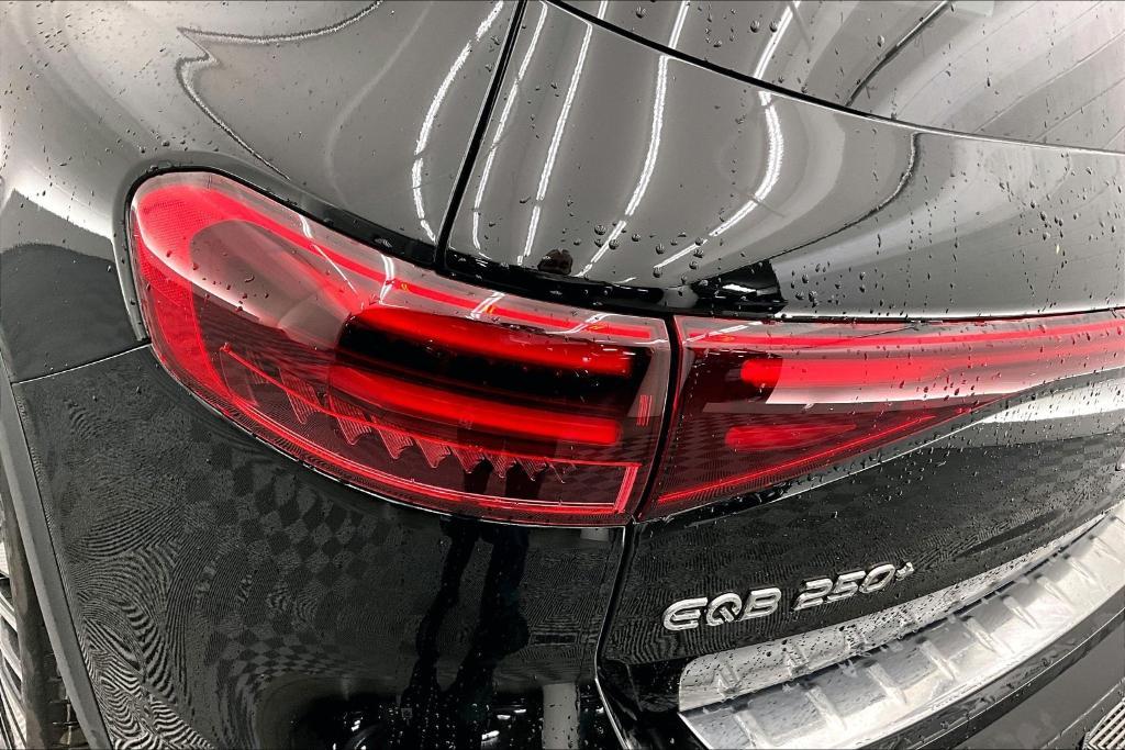 new 2025 Mercedes-Benz EQB 250 car, priced at $55,615