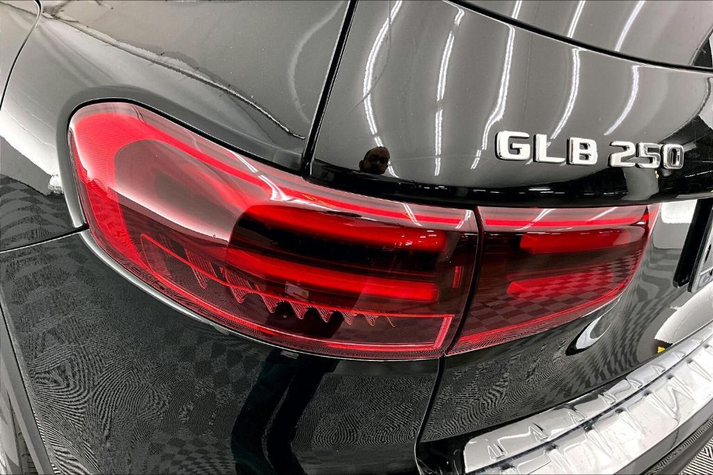 new 2026 Mercedes-Benz GLB 250 car, priced at $47,595