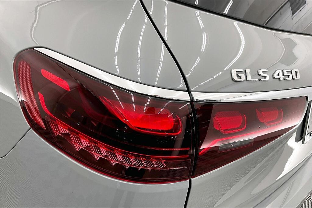 new 2025 Mercedes-Benz GLS 450 car, priced at $100,815