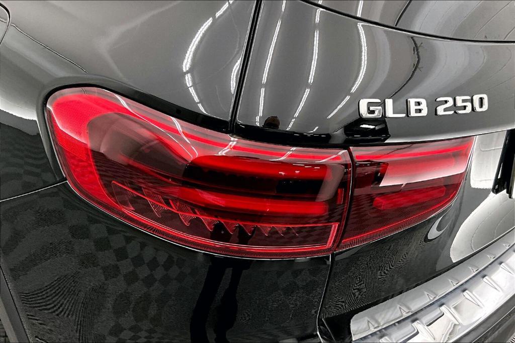 new 2025 Mercedes-Benz GLB 250 car, priced at $48,450