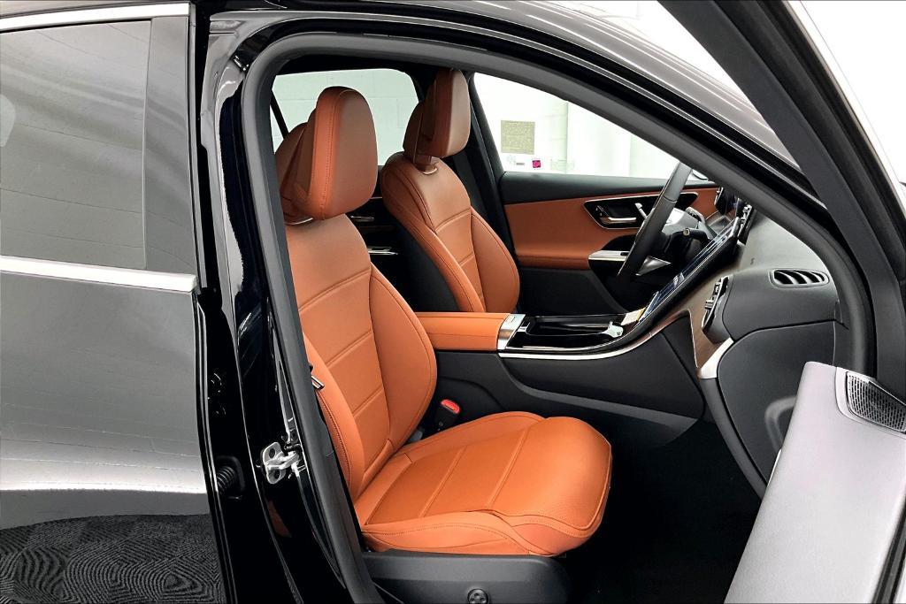 new 2025 Mercedes-Benz GLC 350e car, priced at $61,905