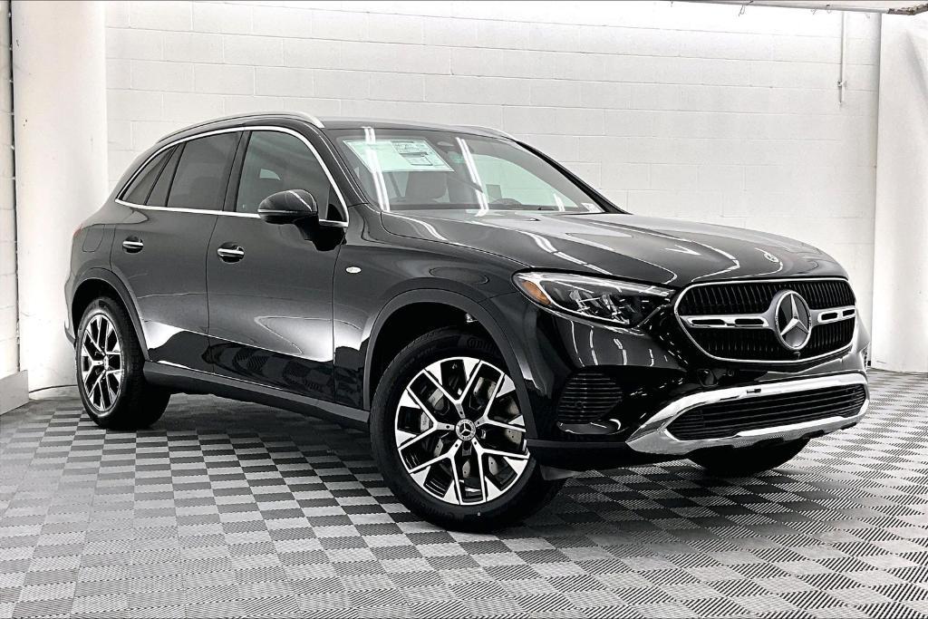 new 2025 Mercedes-Benz GLC 350e car, priced at $61,905