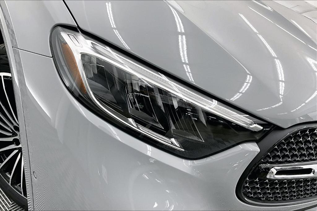 new 2025 Mercedes-Benz GLC 300 car, priced at $67,285