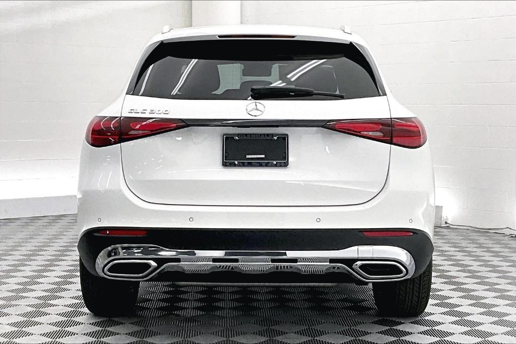 new 2025 Mercedes-Benz GLC 300 car, priced at $51,385