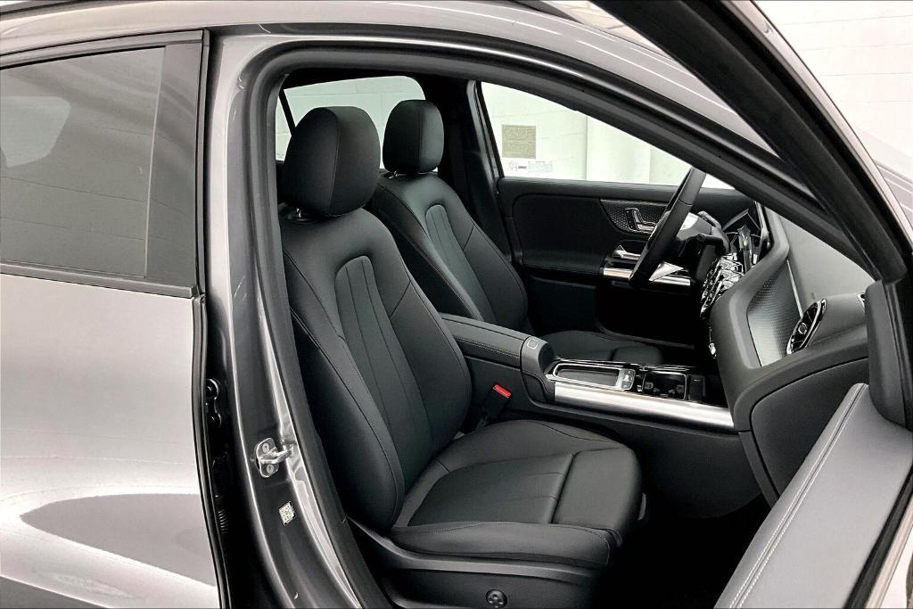 new 2026 Mercedes-Benz GLA 250 car, priced at $45,235