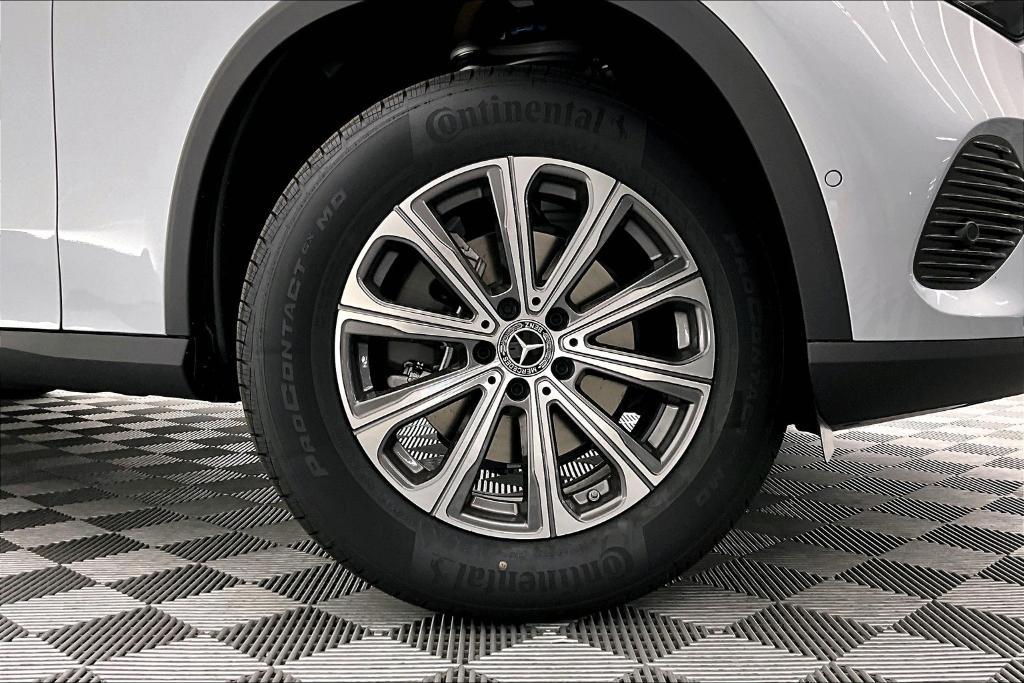 new 2025 Mercedes-Benz GLC 300 car, priced at $51,345