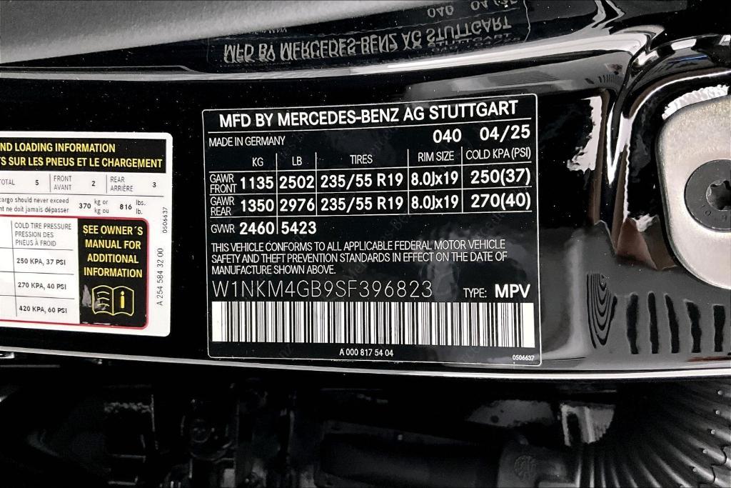 new 2025 Mercedes-Benz GLC 300 car, priced at $53,280