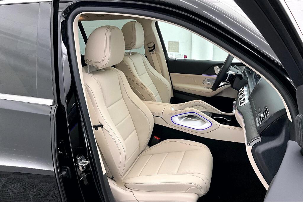 new 2025 Mercedes-Benz GLS 450 car, priced at $95,970