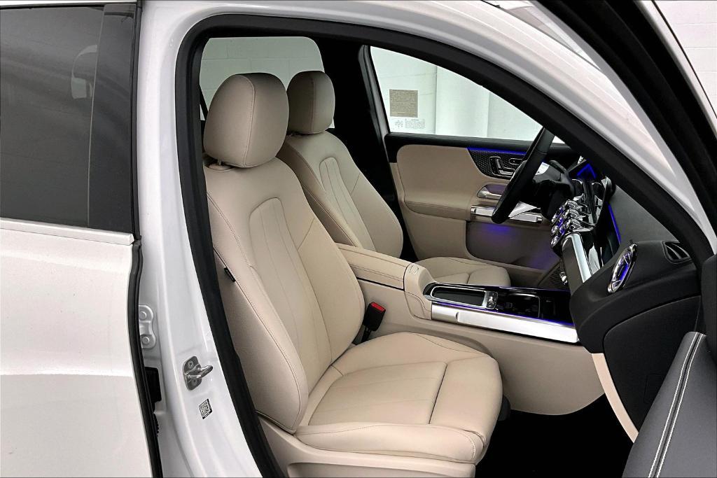 new 2025 Mercedes-Benz GLB 250 car, priced at $47,145