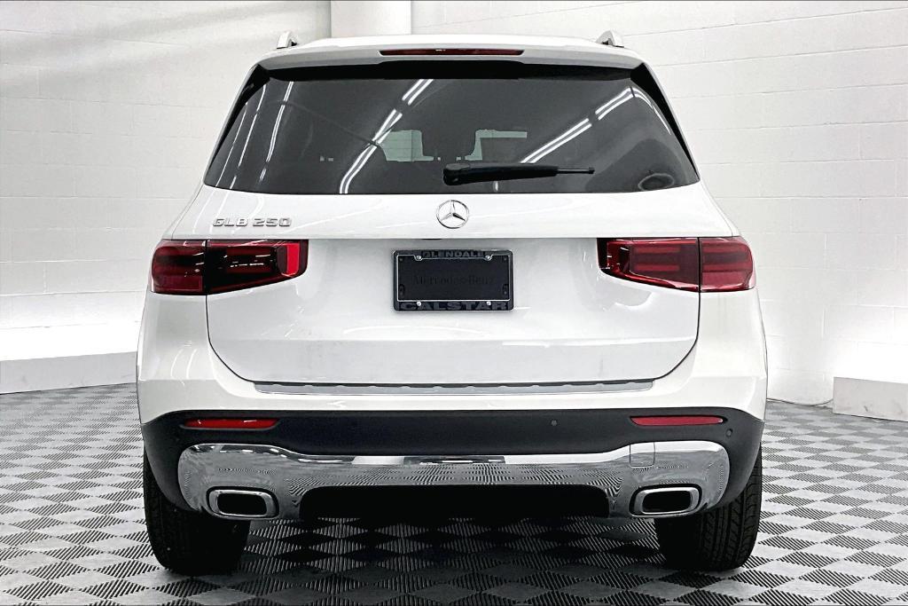 new 2025 Mercedes-Benz GLB 250 car, priced at $47,145