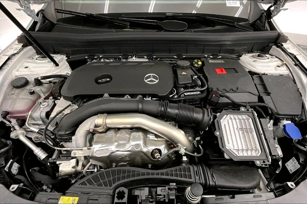 new 2025 Mercedes-Benz GLB 250 car, priced at $47,145
