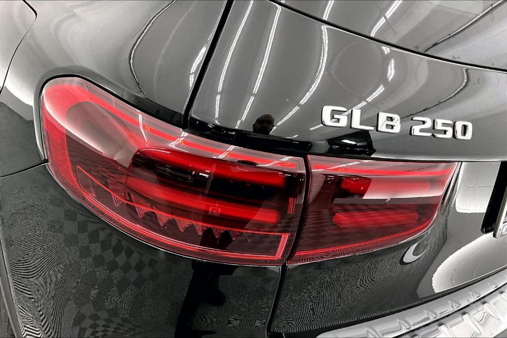 new 2025 Mercedes-Benz GLB 250 car, priced at $47,420