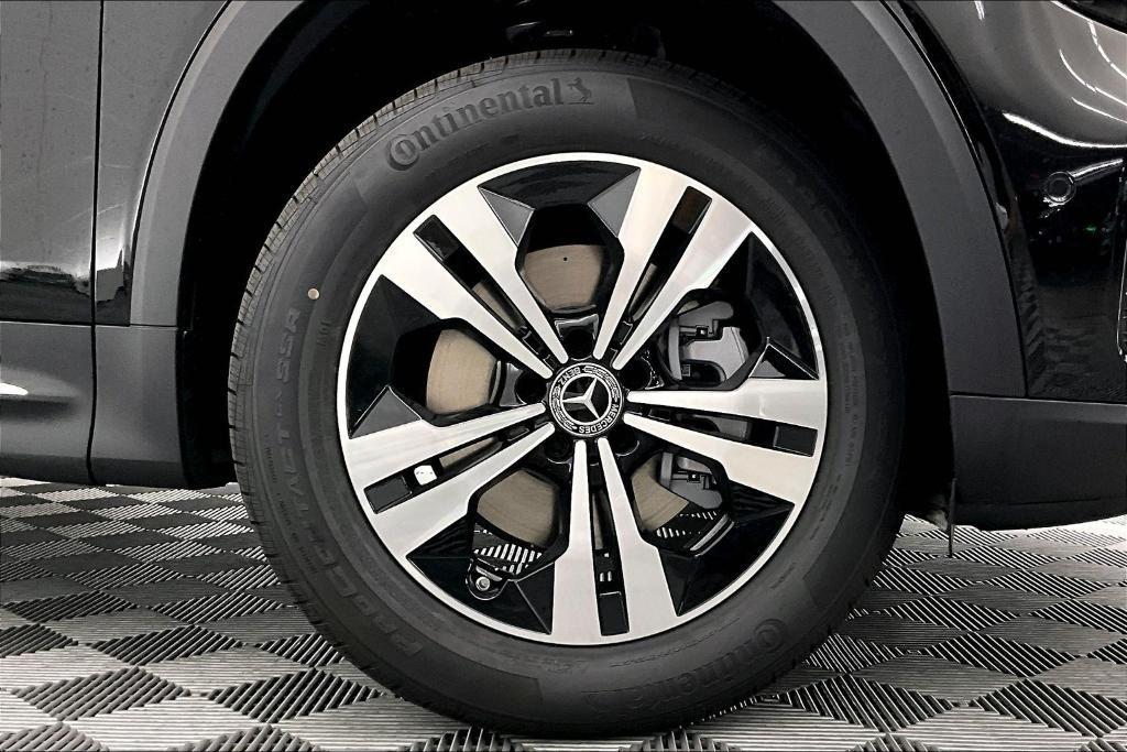 new 2025 Mercedes-Benz GLB 250 car, priced at $47,420
