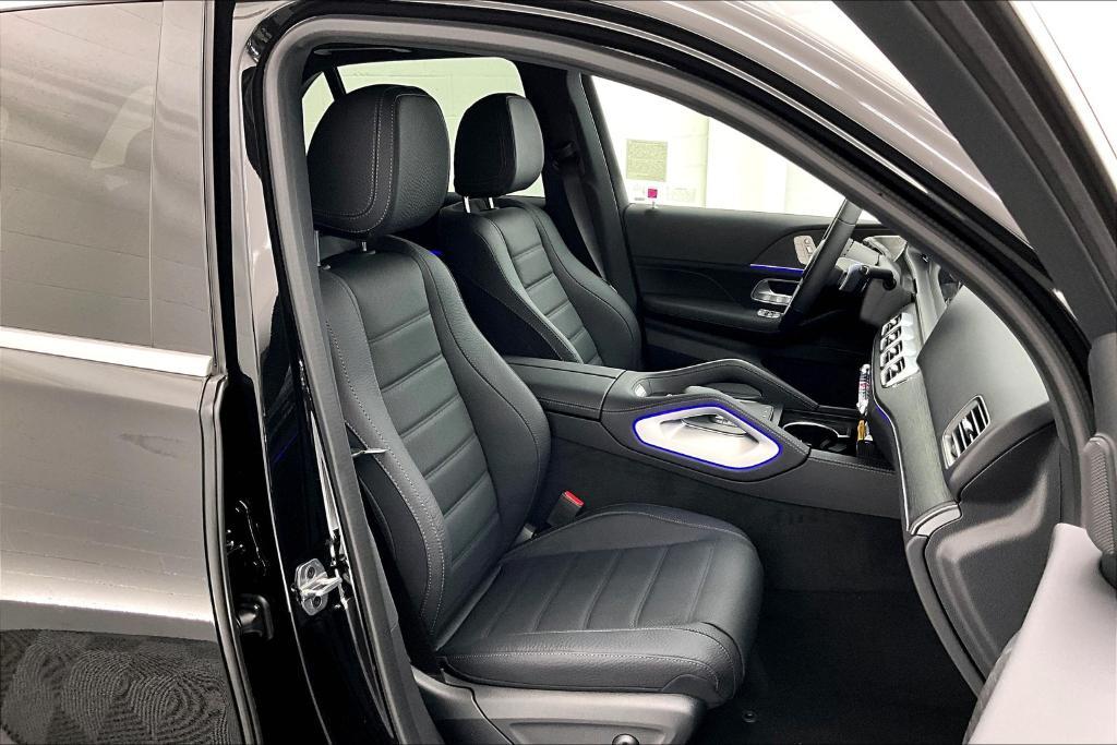new 2025 Mercedes-Benz GLE 580 car, priced at $90,199