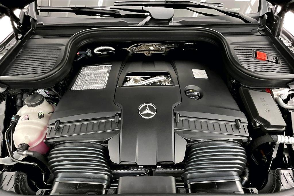 new 2025 Mercedes-Benz GLE 580 car, priced at $90,199