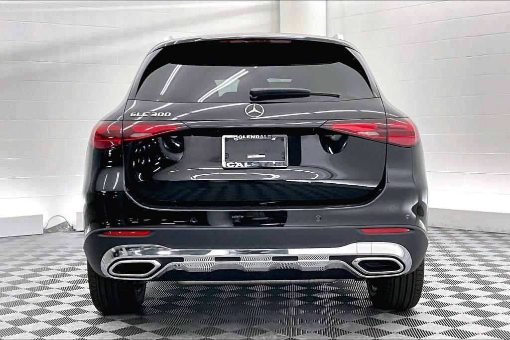 new 2025 Mercedes-Benz GLC 300 car, priced at $51,105