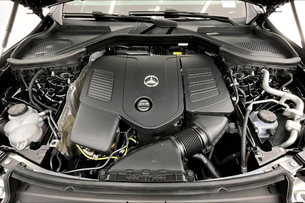 new 2025 Mercedes-Benz GLC 300 car, priced at $51,105