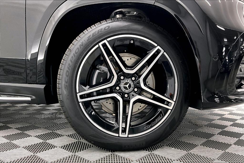 new 2025 Mercedes-Benz GLS 450 car, priced at $94,855