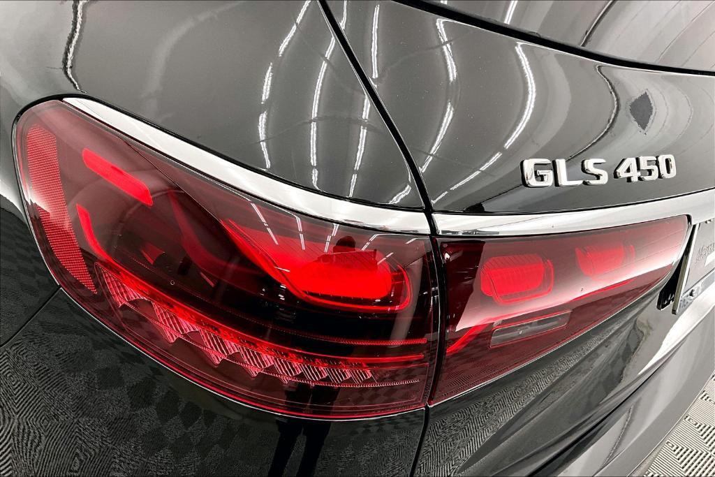 new 2025 Mercedes-Benz GLS 450 car, priced at $94,855