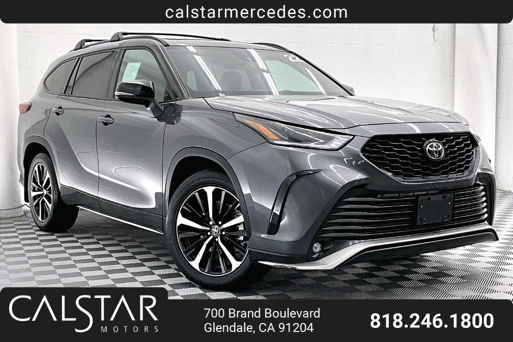 used 2022 Toyota Highlander car, priced at $38,981