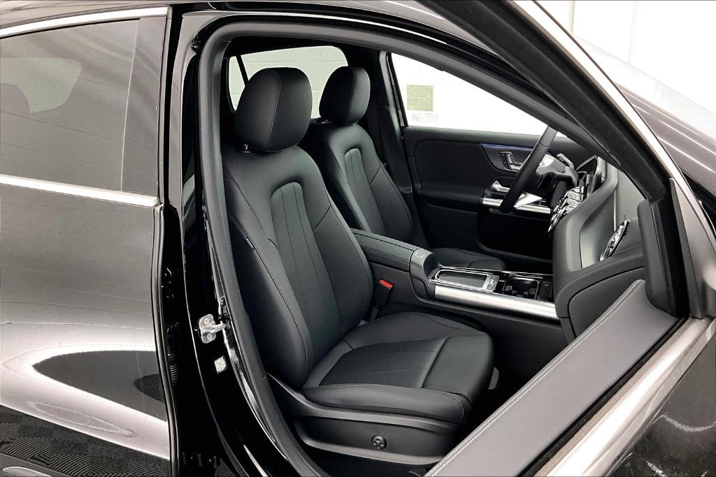 new 2025 Mercedes-Benz GLA 250 car, priced at $45,845