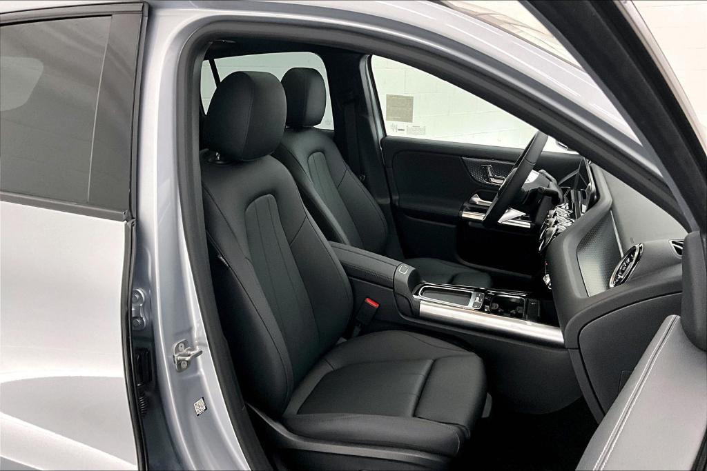 new 2026 Mercedes-Benz GLA 250 car, priced at $45,235