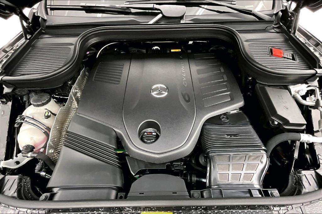new 2025 Mercedes-Benz GLS 450 car, priced at $94,855