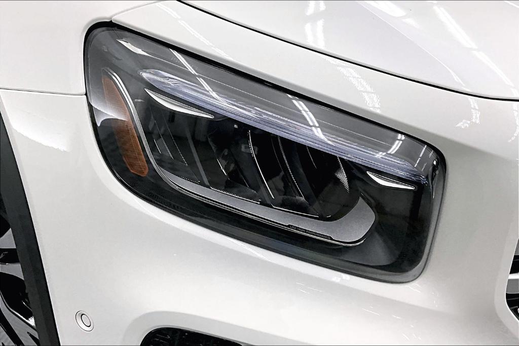 new 2025 Mercedes-Benz GLB 250 car, priced at $47,470