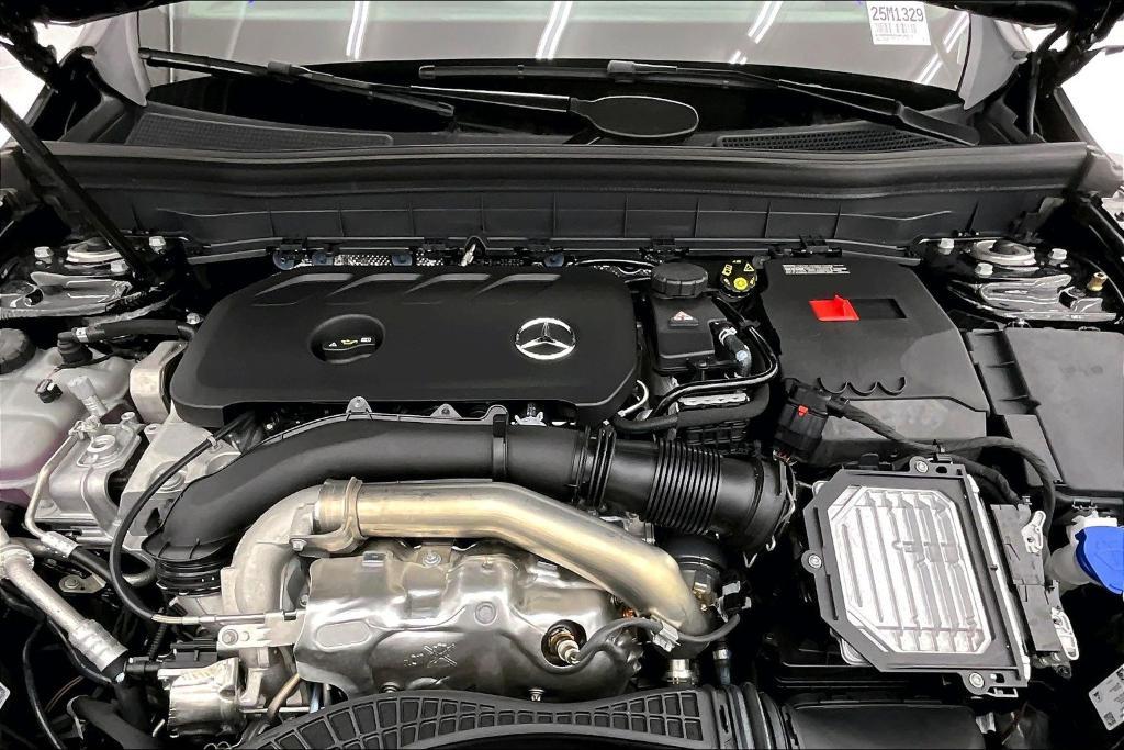 new 2025 Mercedes-Benz GLB 250 car, priced at $47,420